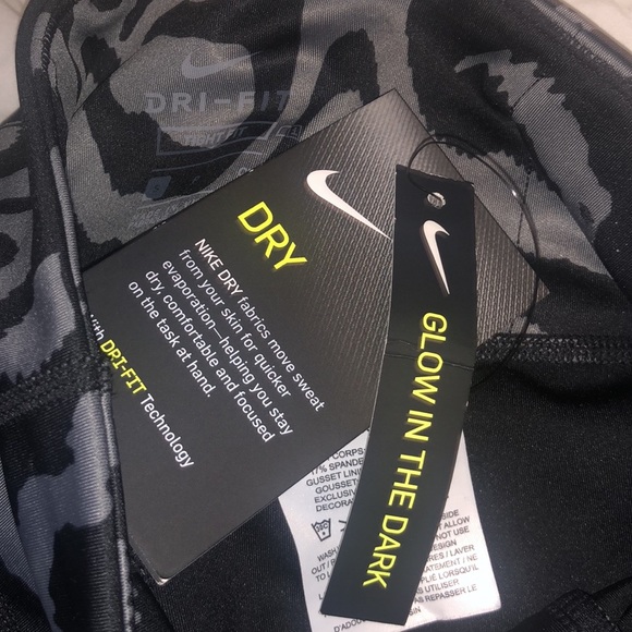 Nike One Older Girls' Mid-Rise Printed Leggings - Picture 3 of 7